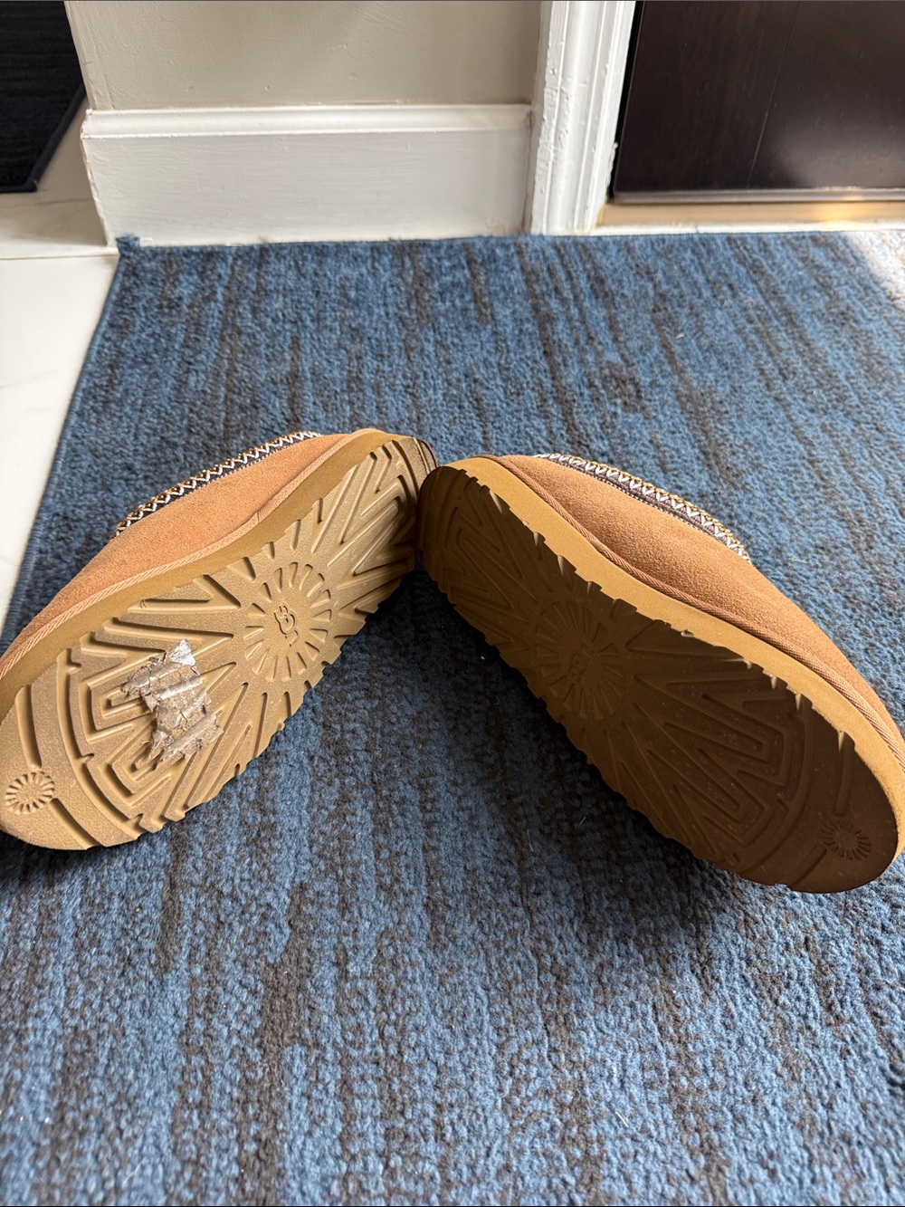 UGG tasmin Chestnut Suede Sheepskin Lined Slip-On Clogs - Picture 2 of 3